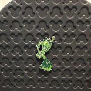 WDW WAVE B TRADING PIN PLEAKLEY
